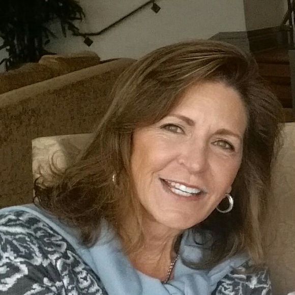 Meet your Posher, Cindy - Picture 1 of 1